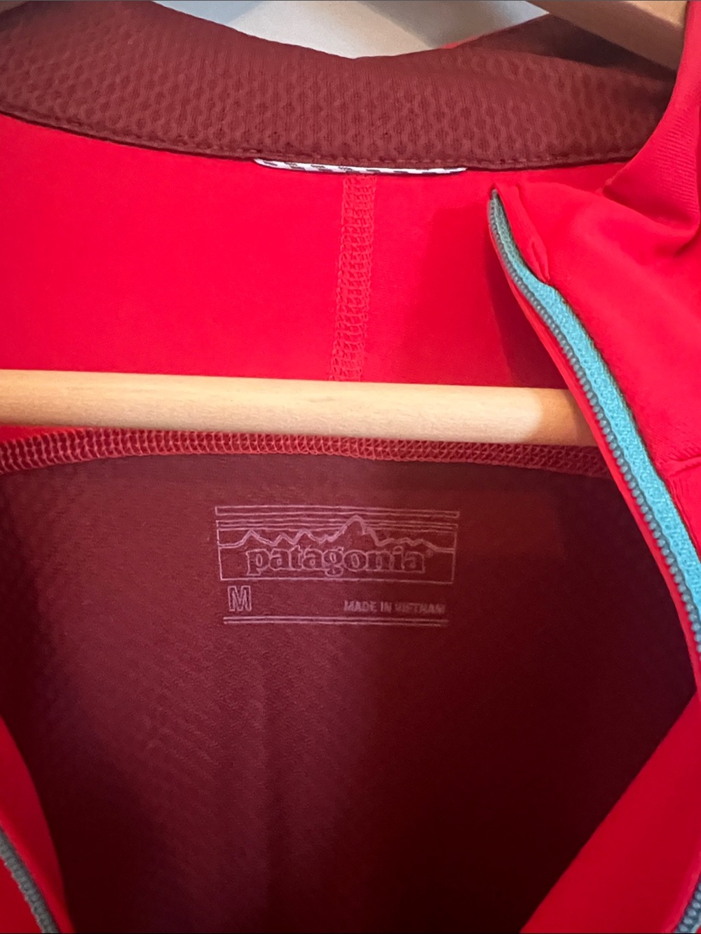 Patagonia Women’s quarter zip top
